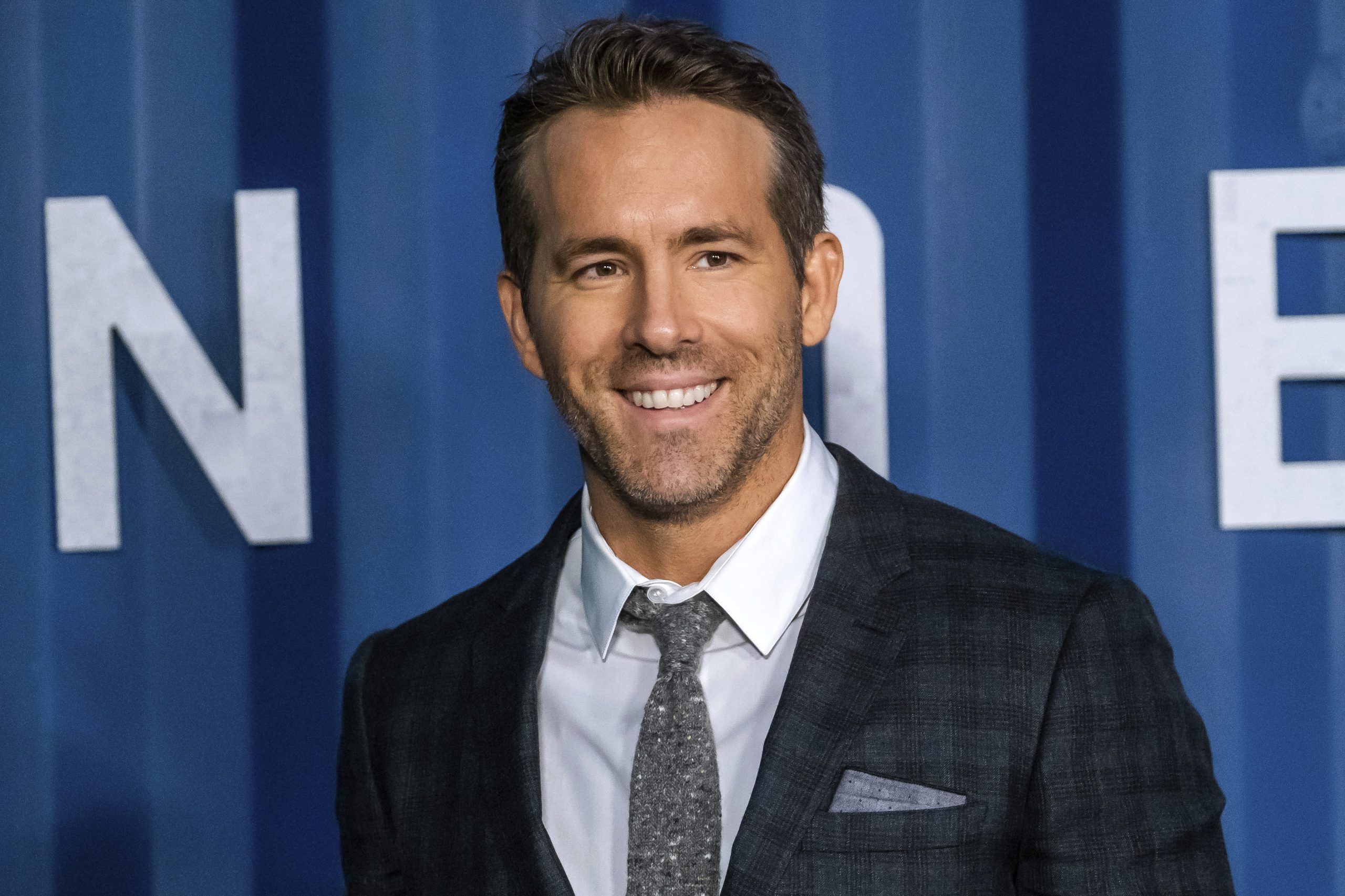 ryan reynolds free guy ryan reynolds free guy
